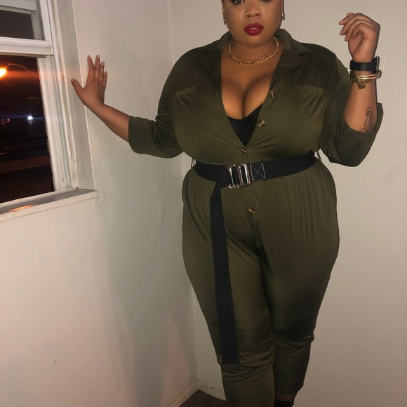 Green button up jumpsuit. - Picture 2 of 3